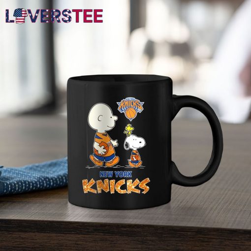 New York Knicks Snoopy Dog Friends Funny  Shirt