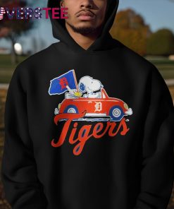 Snoopy and Woodstock Driving Car x Detroit Tigers Baseball 2025 Shirt